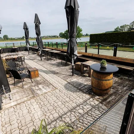 Kek Aan De Maas Op-Andel