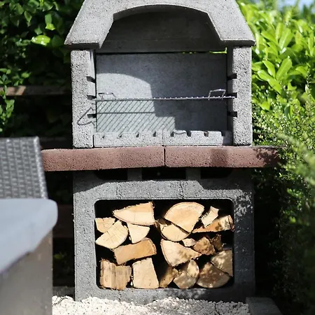 Semesterbostad Kek Aan De Maas *